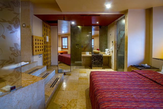 Piramides del Valle | Suite Palo de Lluvia