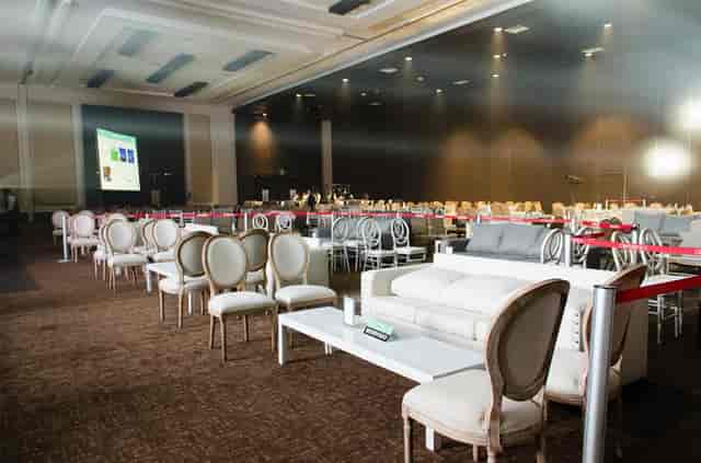 CINTERMEX conference venue with lounge and banquet seating for professional business events.