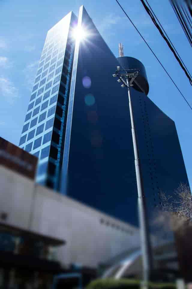 Modern Las Suites high-rise business center for corporate conferences and executive retreats.