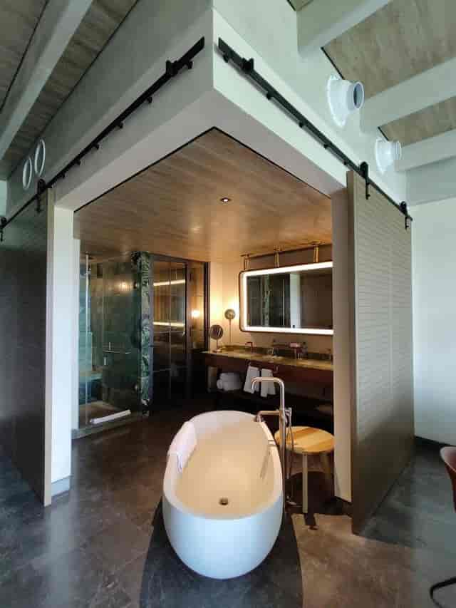 Luxury bathroom at Bar La Calle, ATELIER Playa Mujeres for executive retreats and VIP incentives.
