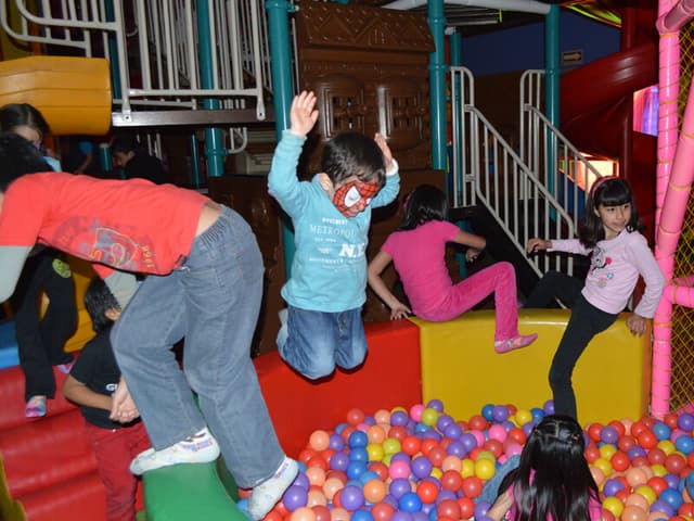 Salones con Juegos Infantiles