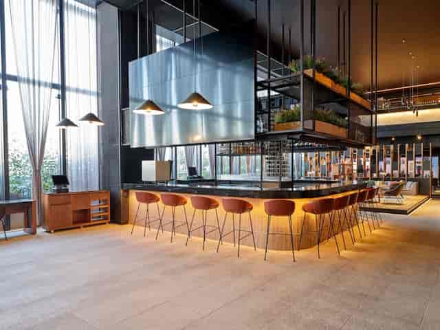 Senna bar at Fiesta Americana Viaducto: modern, chic networking space for corporate events.