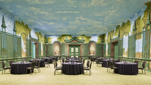 Salón Bosques banquet setup at Grand Fiesta Americana for sophisticated corporate event hosting.