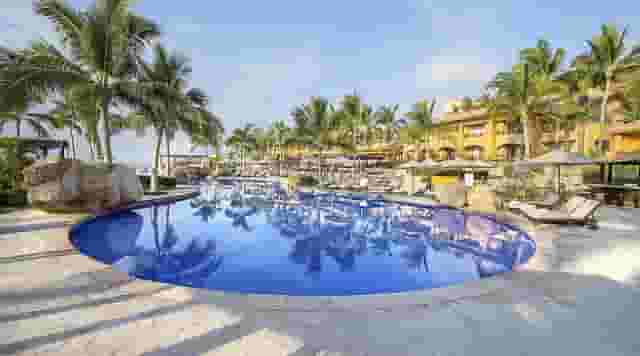 Infinity Club Deck