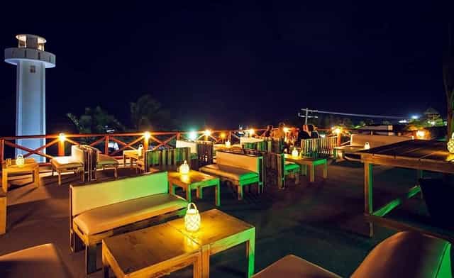 La Sirena outdoor dining area: elegant corporate reception venue with natural light.