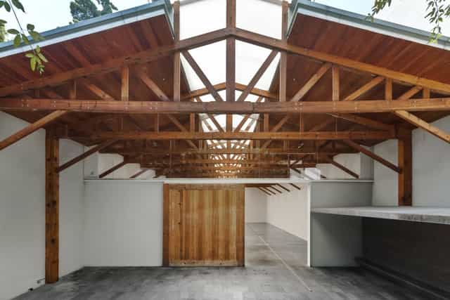 Kurimanzutto industrial art gallery for rustic weddings and pop-up events.