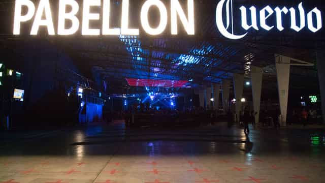 Pabellón Oeste branding at Palacio de los Deportes for large-scale corporate events and conferences.