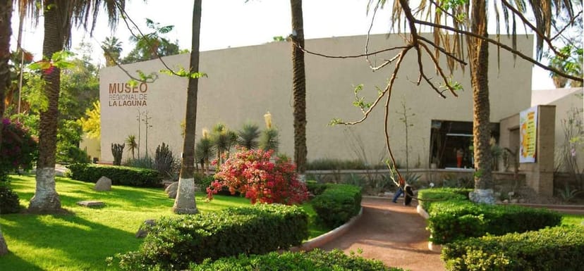 Luis Aveleyra Auditorium with scenic gardens, perfect for cocktail receptions and gala dinners.
