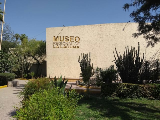 Agora outdoor venue at Museo Regional de La Laguna for desert-themed evening receptions.