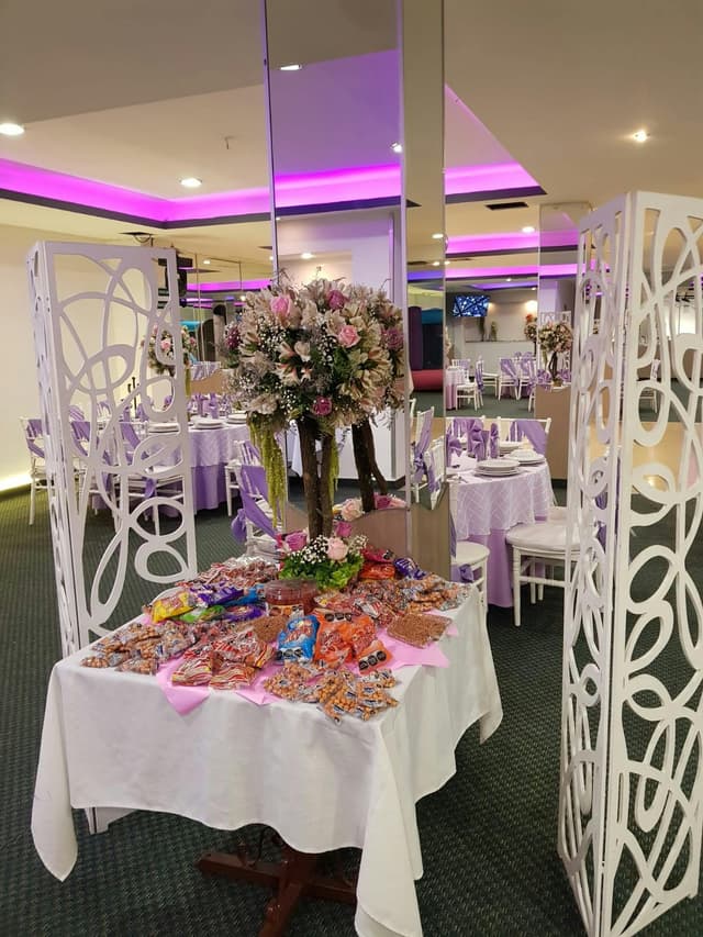 Salon Felix Cuevas