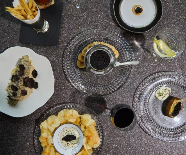 El primer bar de caviar en la Ciudad México, ¿qué esperar y porqué ir?