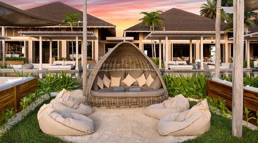 Banyan Tree Mayakoba garden venue for VIP corporate receptions and networking events.