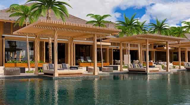 Poolside VIP breakout session at Banyan Tree Mayakoba for corporate incentive travel.