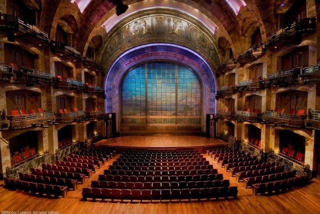 Guided tours at Bellas Artes are back. They're free!