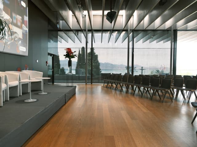 Lausanne Room