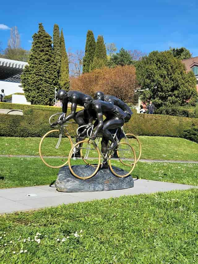 Olympic Museum gallery, landscaped venue for outdoor networking reception and corporate events.
