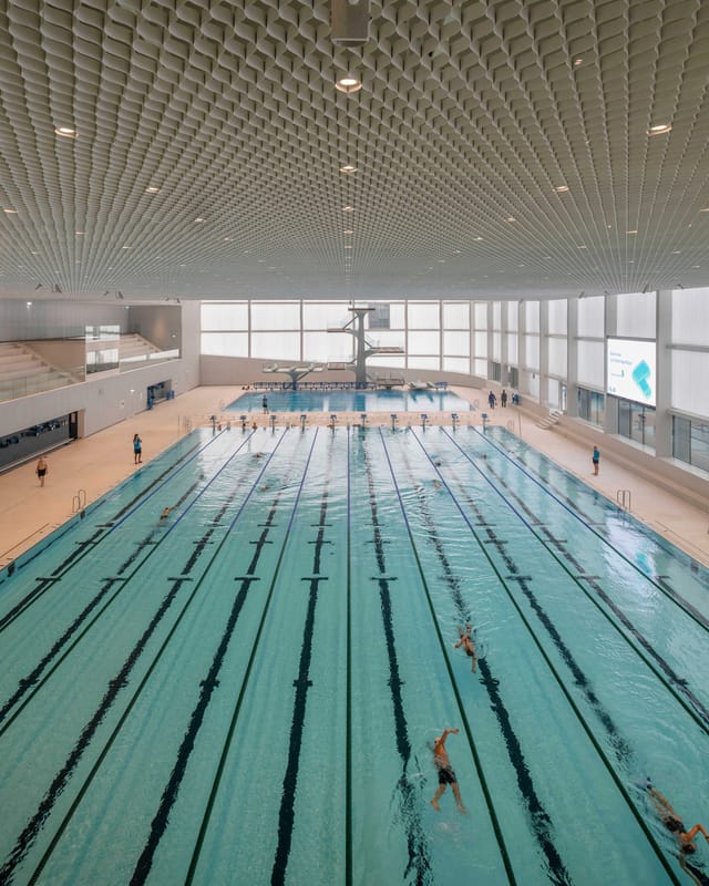 Vaudoise Aréna pool: high-ceiling venue for sports-themed or experiential events.