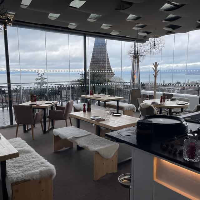 Lobby Bar & Cigar Lounge
