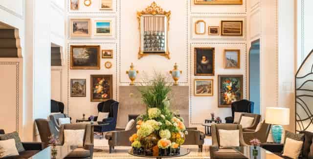 Lobby Bar & Cigar Lounge
