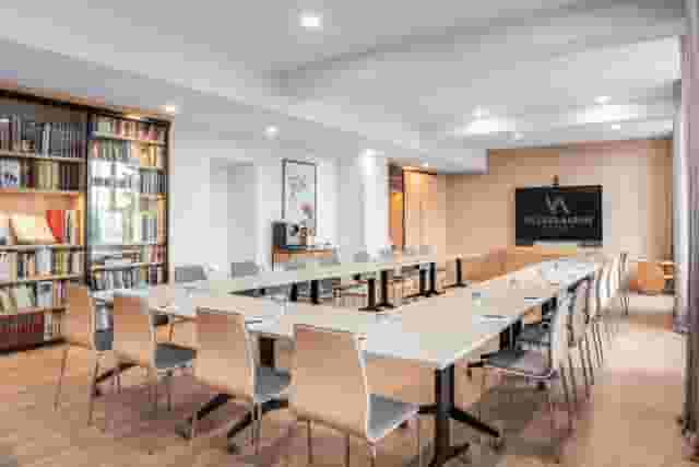 Neuchatel salon