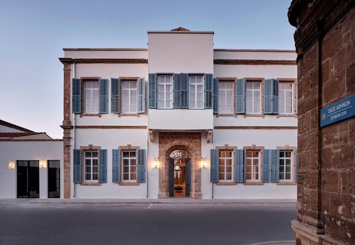 Lefkosia meeting room in Nicosia: historic boutique venue for corporate offsites and retreats.