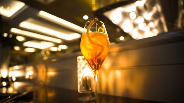 Upscale welcome cocktail at Il Becco, perfect for VIP networking and evening reception events.