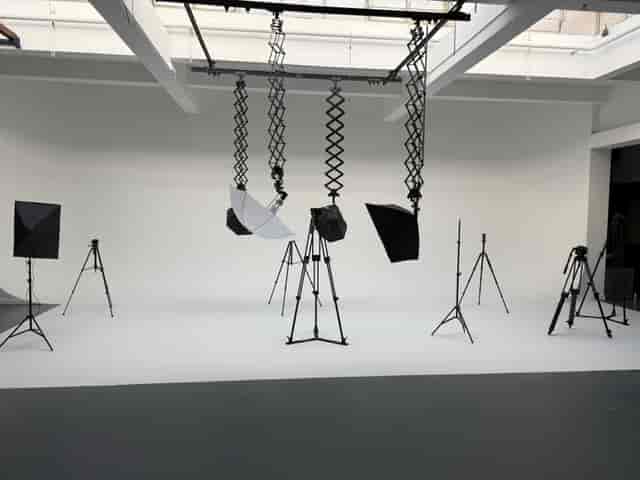 Photography Suite at Coles Green Studios with white cyclorama wall for professional photo shoots.