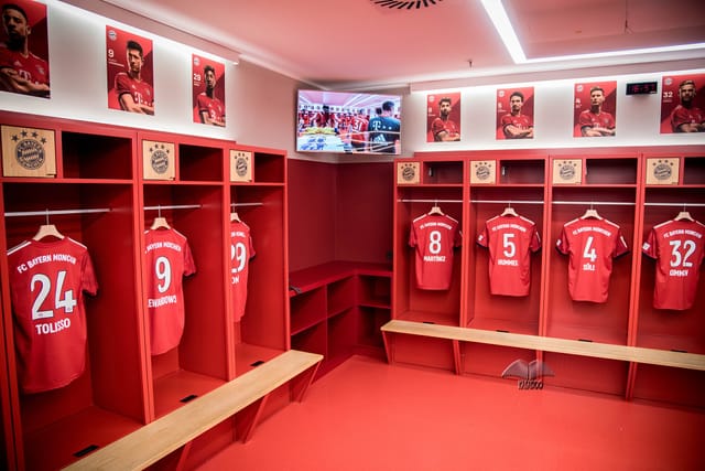 Allianz Arena dressing room: VIP corporate venue for team-building and exclusive event experiences.