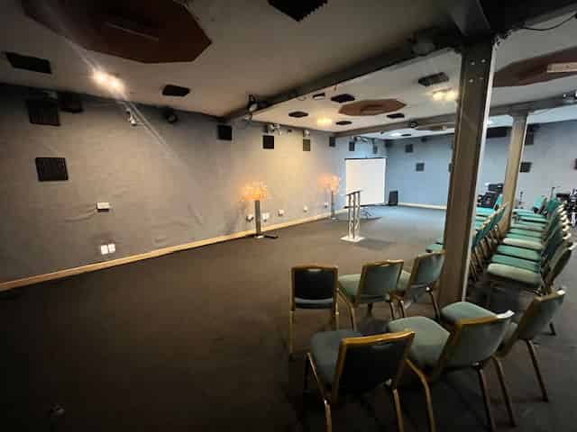  Premier Room 2 (No.42)