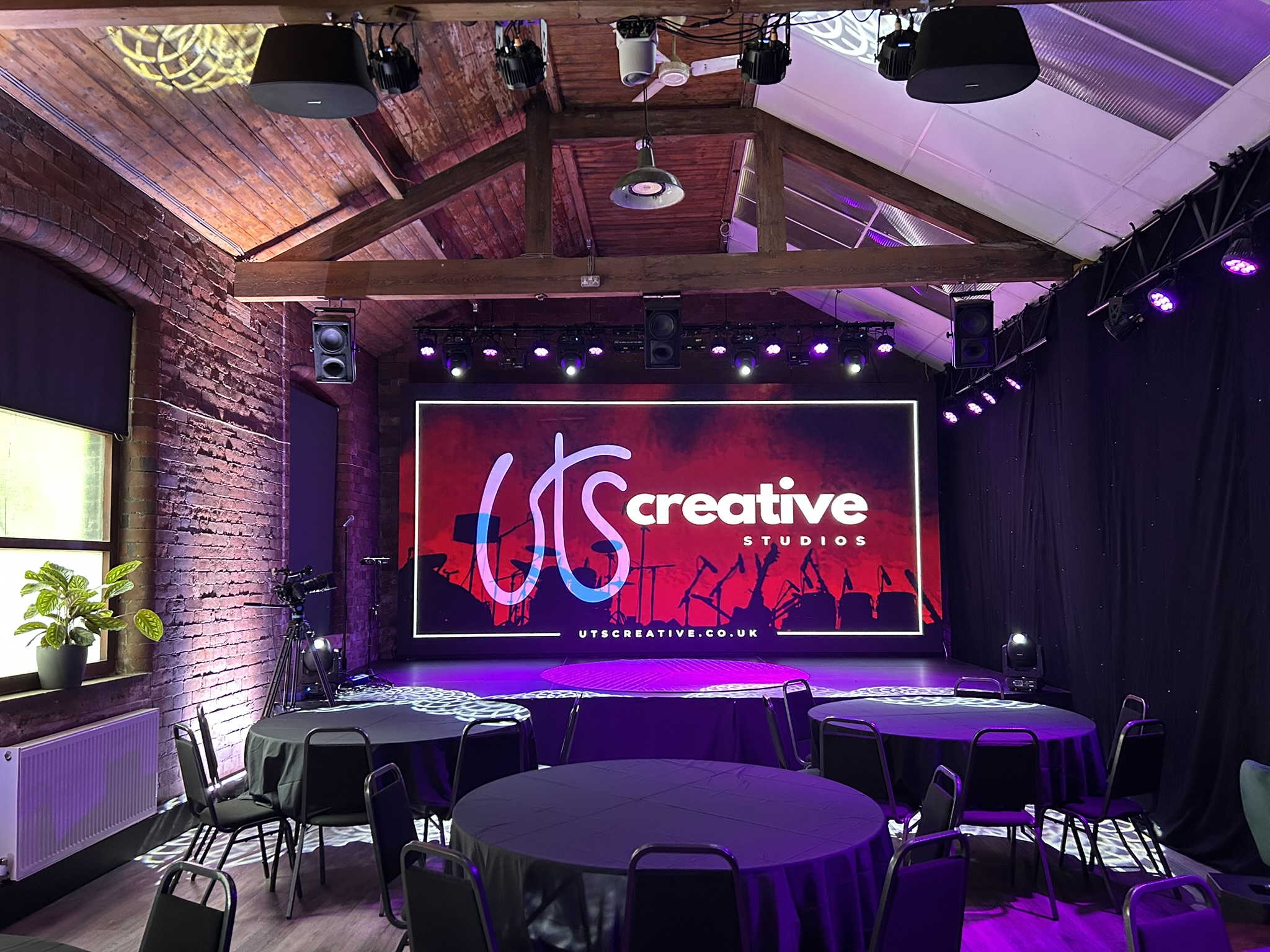 UTS Creative Studios LED wall for gala-style corporate events and awards shows.