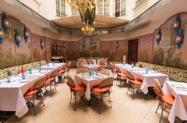 Le Jardin d'Hiver, Le Grand Mazarin: elegant venue for networking lunches and executive dinners.