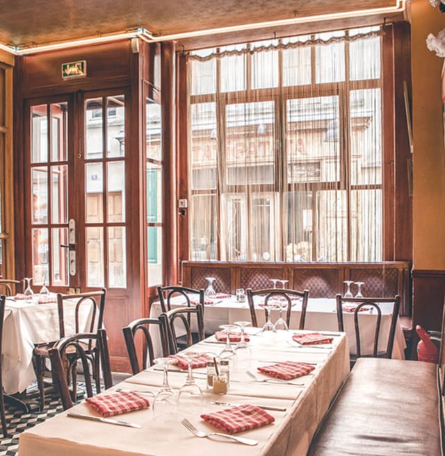 Stylish dining space at L'amitié, ideal for corporate dinners and meetings.
