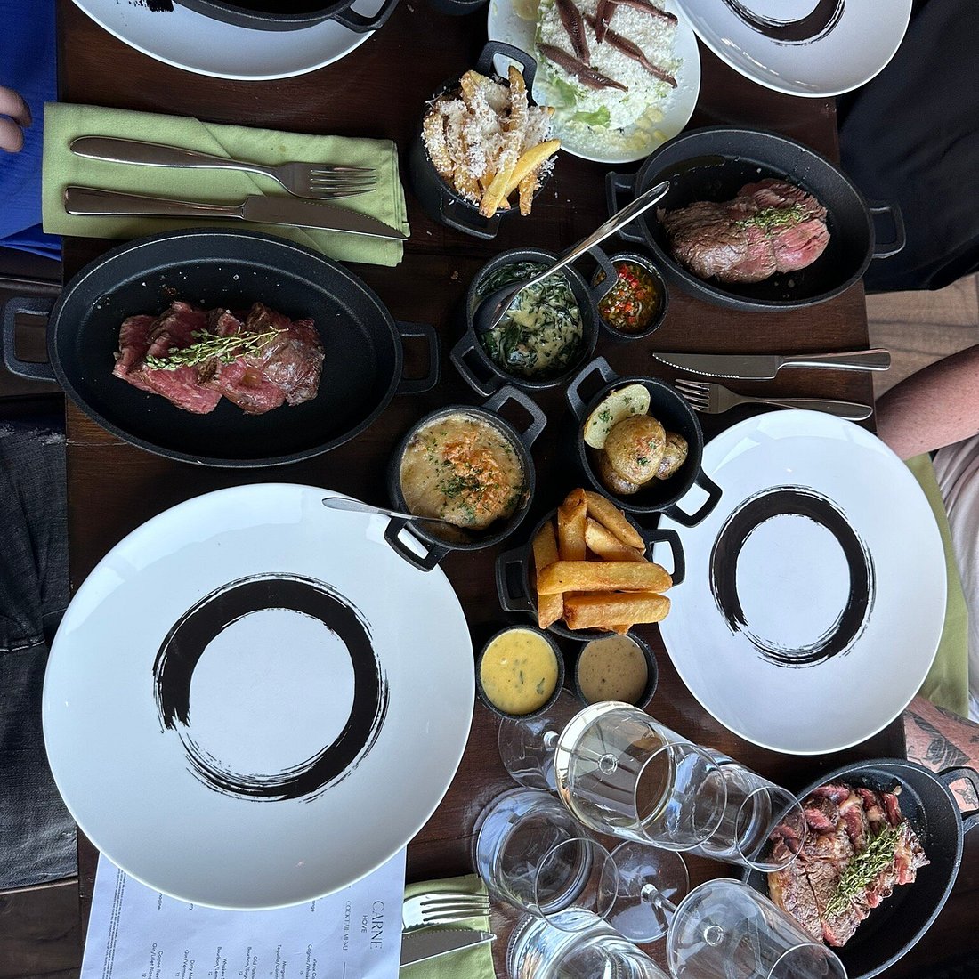 CARNE HOVE - image 1