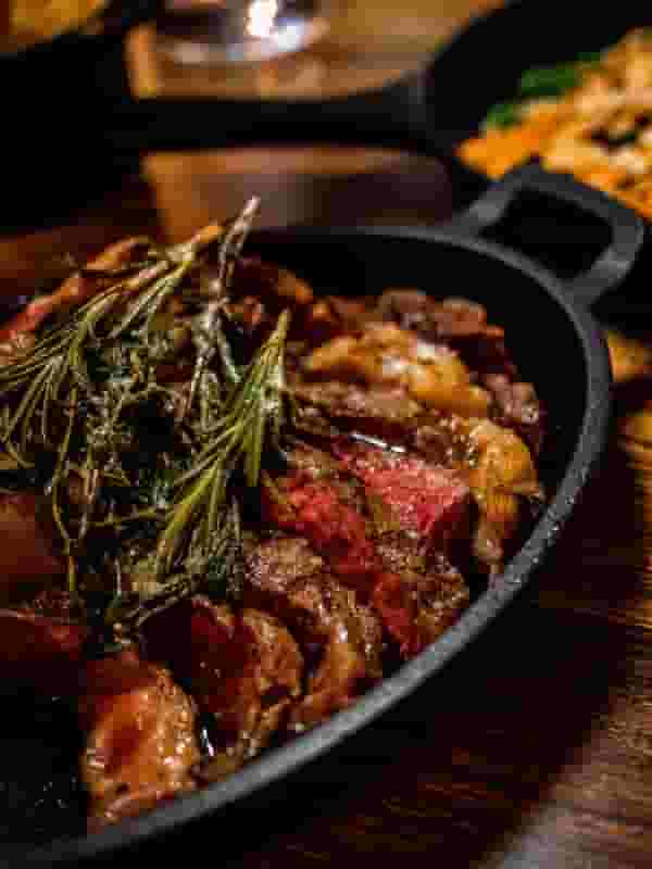 CARNE HOVE
