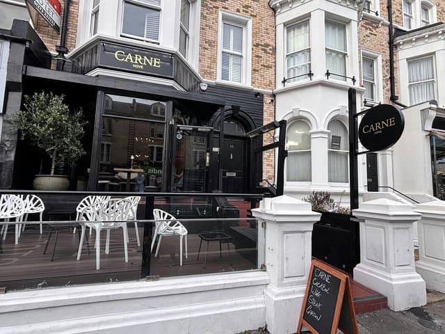CARNE HOVE