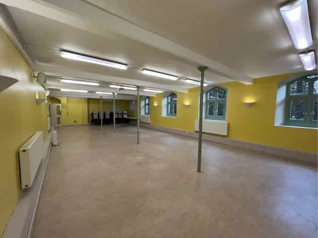 St Peter De Beauvoir Town - image 2