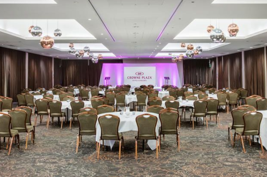Princes Suite event space in Crowne Plaza Liverpool, perfect for conferences or banquets.