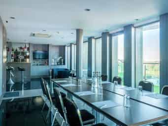 Sky Lounge 