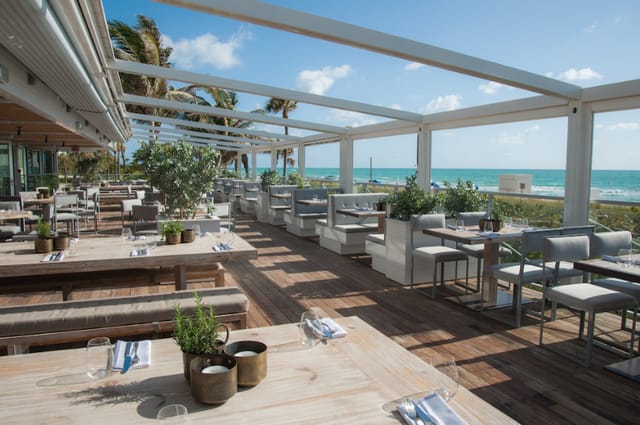 Eden Roc Miami Beach corporate reception venue with ocean views for professional mixers.