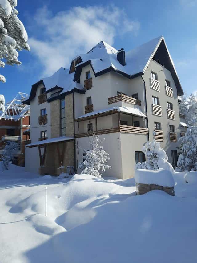 Executive conference room in Maglian Campus for boutique corporate retreats and team building.