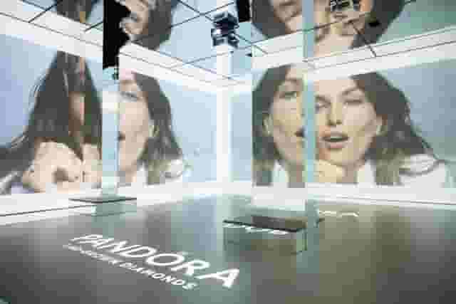 Frameless