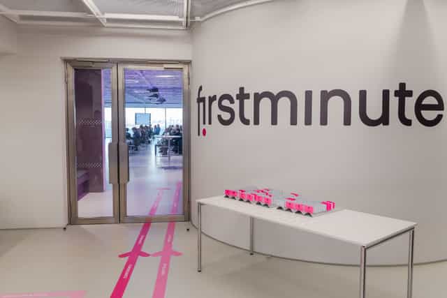Illuminate corporate event, modern entrance, firstminute branding