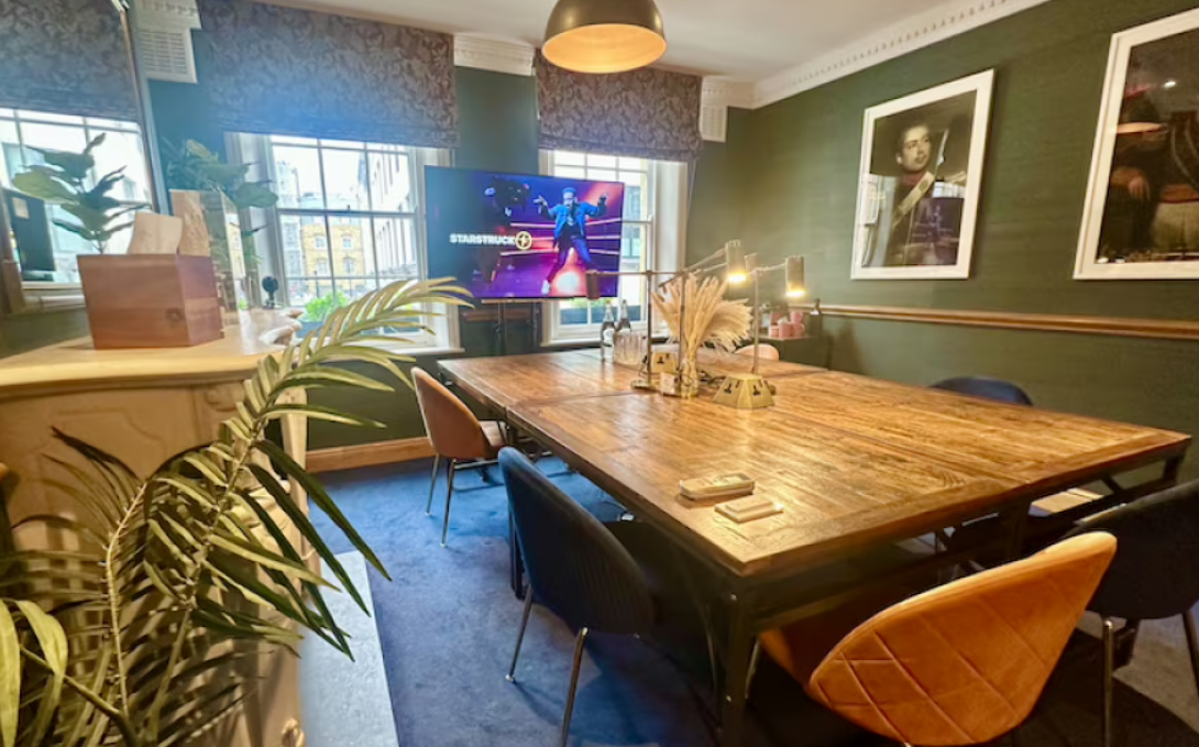 Starstruck HQ - image 1