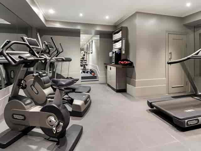 Modern fitness center at Radisson Blu Hotel, London – perfect for wellness events.