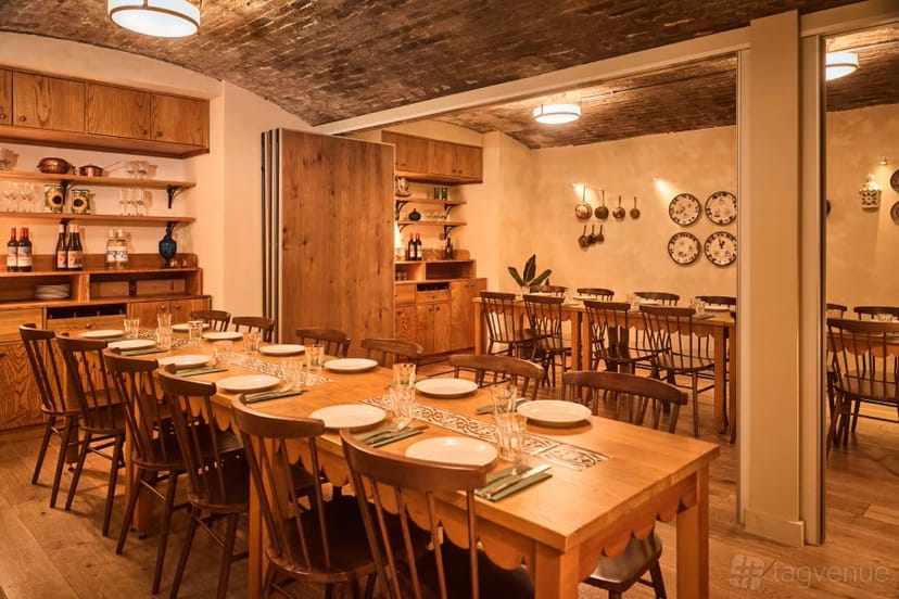 "Cozy SOLMAR dining room in Casa Mayfair for private dinners and corporate meetings."