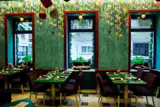 2 Mazi Restaurant