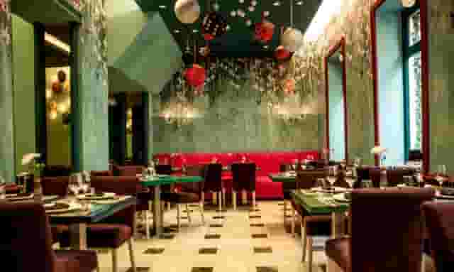 2 Mazi Restaurant