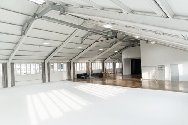 [YOU.] STUDIO - A PHOTOGRAPHIC STUDIO London