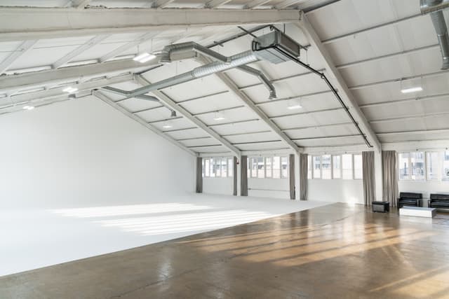 [YOU.] STUDIO - A PHOTOGRAPHIC STUDIO London