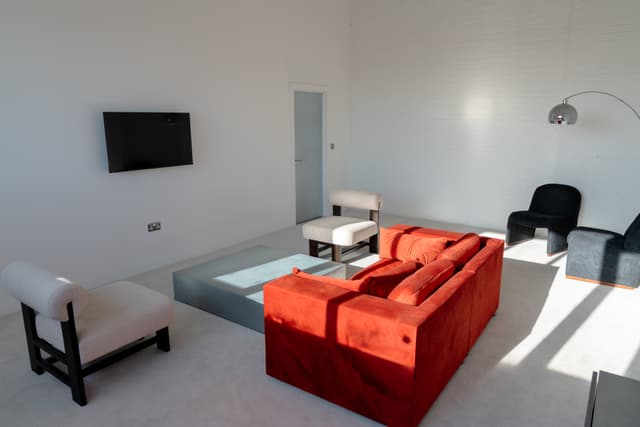 [YOU.] STUDIO - A PHOTOGRAPHIC STUDIO London
